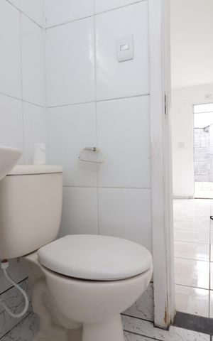 Casa para alugar com 49m², 2 quartos e sem vagaBanheiro