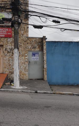 Casa para alugar com 49m², 2 quartos e sem vagaFachada