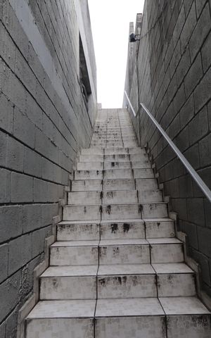 Casa para alugar com 49m², 2 quartos e sem vagaEscada 