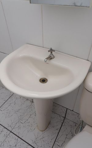Casa para alugar com 49m², 2 quartos e sem vagaBanheiro