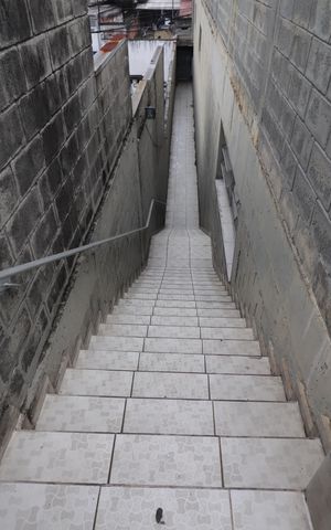 Casa para alugar com 49m², 2 quartos e sem vagaEscada 