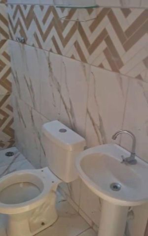 Casa de condomínio para alugar com 51m², 2 quartos e 1 vaga Casa de condomínio para alugar com 51m², 2 quartos e 1 vagaBanheiro