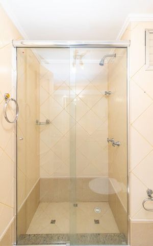 Casa de condomínio para alugar com 223m², 3 quartos e 2 vagas Casa de condomínio para alugar com 223m², 3 quartos e 2 vagasBanheiro 2