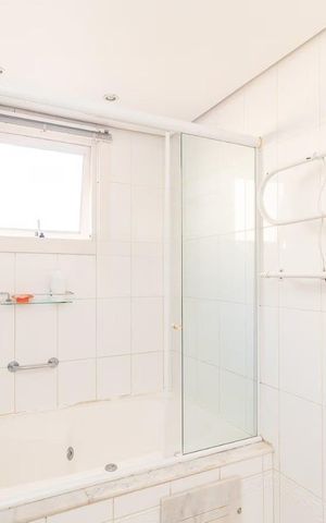 Casa de condomínio para alugar com 223m², 3 quartos e 2 vagas Casa de condomínio para alugar com 223m², 3 quartos e 2 vagasBanheiro 3