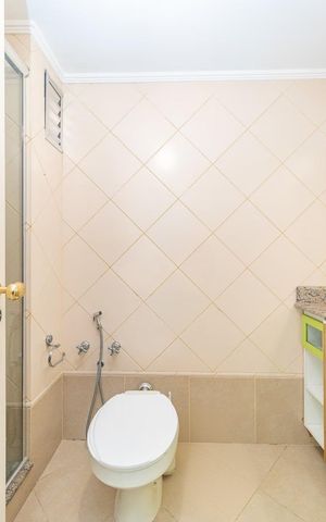 Casa de condomínio para alugar com 223m², 3 quartos e 2 vagas Casa de condomínio para alugar com 223m², 3 quartos e 2 vagasBanheiro 1