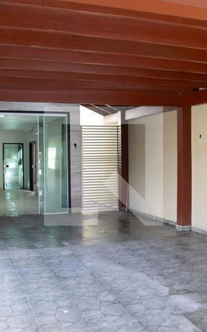 Casa à venda com 295m², 3 quartos e 1 vaga Casa à venda com 295m², 3 quartos e 1 vagaQuintal