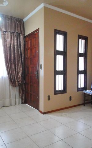 Casa para alugar com 177m², 6 quartos e 3 vagasSala