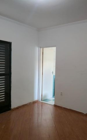 Casa à venda com 157m², 2 quartos e 2 vagas Casa à venda com 157m², 2 quartos e 2 vagasSuíte