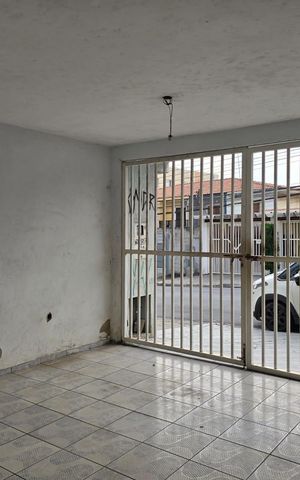 Casa à venda com 157m², 2 quartos e 2 vagas Casa à venda com 157m², 2 quartos e 2 vagasGaragem