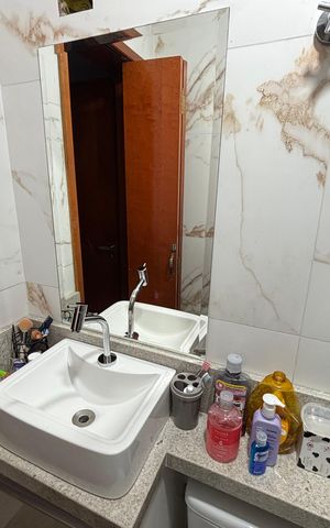 Casa à venda com 210m², 3 quartos e 2 vagas Casa à venda com 210m², 3 quartos e 2 vagasSuit