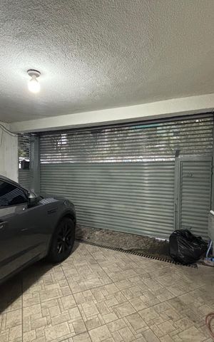Casa à venda com 210m², 3 quartos e 2 vagas Casa à venda com 210m², 3 quartos e 2 vagasGaragem