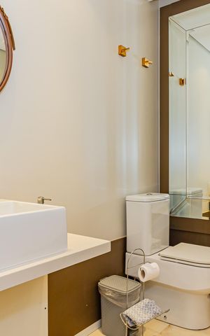 Apartamento para alugar com 167m², 3 quartos e 3 vagas Apartamento para alugar com 167m², 3 quartos e 3 vagasLavabo