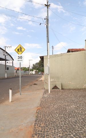 Casa para alugar com 45m², 1 quarto e sem vagaPlaquinha