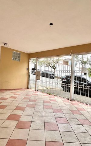 Casa à venda com 157m², 3 quartos e 2 vagas Casa à venda com 157m², 3 quartos e 2 vagasGaragem