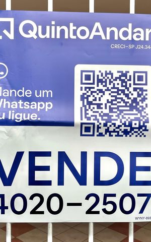 Casa à venda com 157m², 3 quartos e 2 vagas Casa à venda com 157m², 3 quartos e 2 vagasPlaquinha instalada