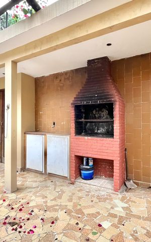 Casa à venda com 157m², 3 quartos e 2 vagas Casa à venda com 157m², 3 quartos e 2 vagasChurrasqueira