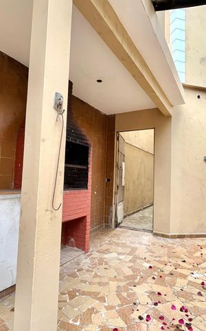 Casa à venda com 157m², 3 quartos e 2 vagas Casa à venda com 157m², 3 quartos e 2 vagasChurrasqueira