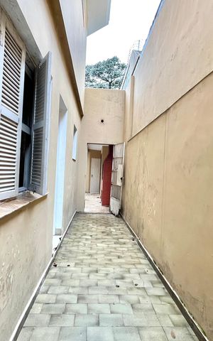 Casa à venda com 157m², 3 quartos e 2 vagas Casa à venda com 157m², 3 quartos e 2 vagasÁrea externa