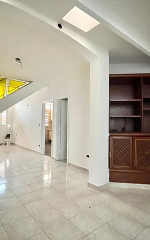 Casa à venda com 157m², 3 quartos e 2 vagas Casa à venda com 157m², 3 quartos e 2 vagasSala