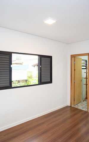 Casa à venda com 300m², 3 quartos e 2 vagasSuíte
