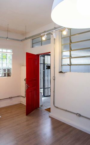 Casa à venda com 300m², 3 quartos e 2 vagasEscritório
