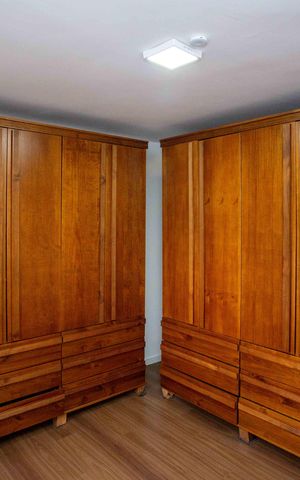 Casa à venda com 300m², 3 quartos e 2 vagasCloset da suíte