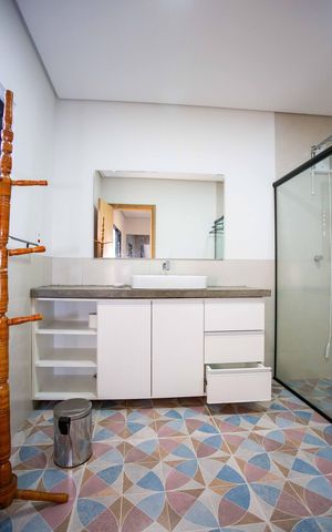 Casa à venda com 300m², 3 quartos e 2 vagasBanheiro da Suíte