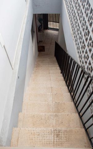 Casa à venda com 300m², 3 quartos e 2 vagasEscada