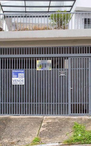 Casa à venda com 300m², 3 quartos e 2 vagasFachada