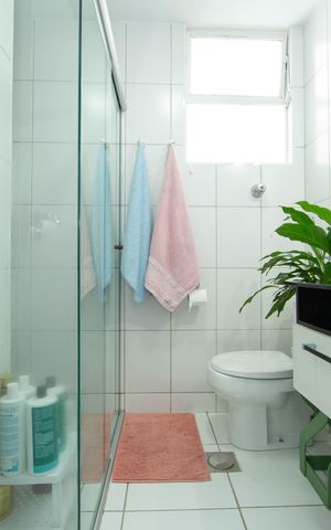 Apartamento à venda com 120m², 4 quartos e 2 vagas Apartamento à venda com 120m², 4 quartos e 2 vagasBanheiro social