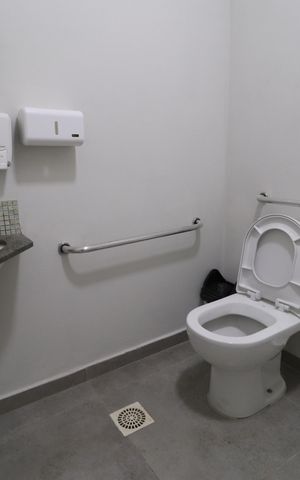 Casa para alugar com 150m², 8 quartos e 2 vagasBanheiro Social 1