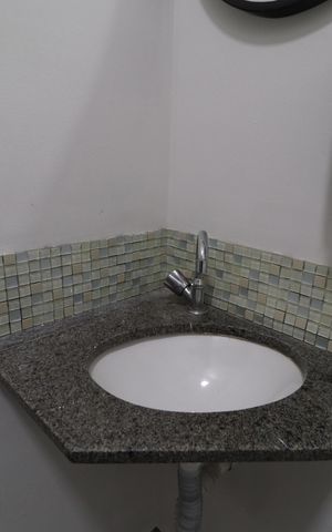 Casa para alugar com 150m², 8 quartos e 2 vagasBanheiro Social 1