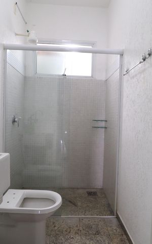 Casa para alugar com 150m², 8 quartos e 2 vagasBanheiro Social 2