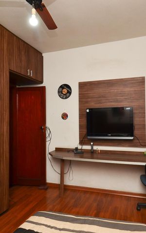 Casa à venda com 300m², 3 quartos e 4 vagas Casa à venda com 300m², 3 quartos e 4 vagasSuíte