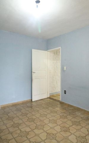 Casa para alugar com 384m², 4 quartos e 5 vagasCasa dos Fundos