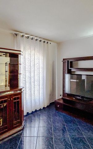 Casa à venda com 150m², 2 quartos e 2 vagasSala
