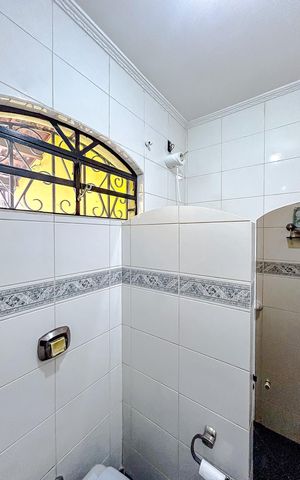 Casa à venda com 150m², 2 quartos e 2 vagasBanheiro