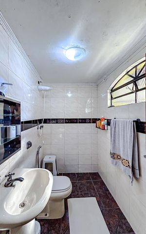 Casa à venda com 150m², 2 quartos e 2 vagasBanheiro da Suíte