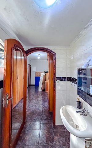 Casa à venda com 150m², 2 quartos e 2 vagasBanheiro da Suíte