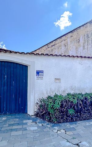 Casa à venda com 150m², 2 quartos e 2 vagasFachada com Plaquinha