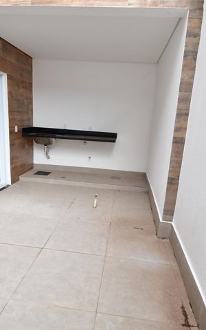 Casa de condomínio à venda com 245m², 3 quartos e 2 vagasQuintal