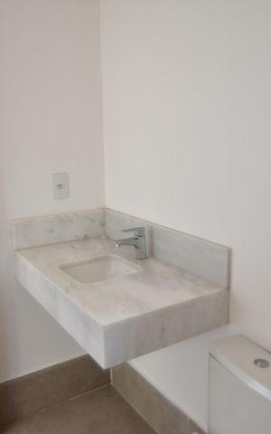 Casa de condomínio à venda com 245m², 3 quartos e 2 vagasBanheiro Suíte