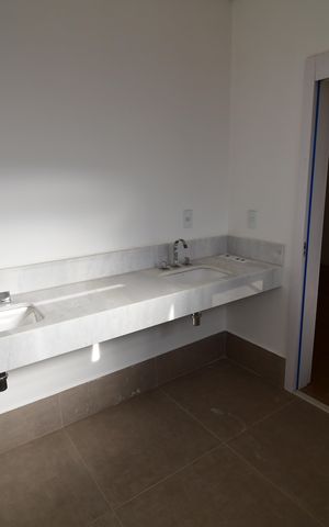 Casa de condomínio à venda com 245m², 3 quartos e 2 vagasBanheiro Suíte