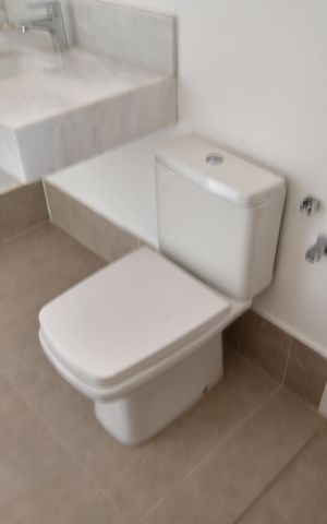 Casa de condomínio à venda com 245m², 3 quartos e 2 vagasBanheiro Suíte