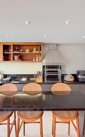 Apartamento à venda com 199m², 3 quartos e 3 vagas Apartamento à venda com 199m², 3 quartos e 3 vagasVaranda Gourmet