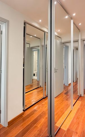 Apartamento à venda com 199m², 3 quartos e 3 vagas Apartamento à venda com 199m², 3 quartos e 3 vagasCloset da Suíte Master