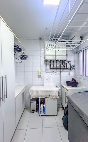 Apartamento à venda com 243m², 4 quartos e 4 vagasÁrea de Serviço