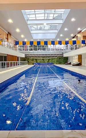 Apartamento à venda com 243m², 4 quartos e 4 vagasÁrea comum - Piscina