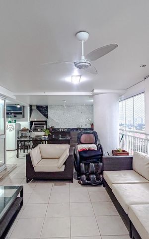 Apartamento à venda com 243m², 4 quartos e 4 vagasVaranda