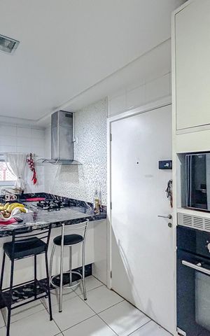 Apartamento à venda com 243m², 4 quartos e 4 vagasCozinha